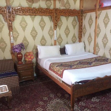 מלון Srīnagar Houseboat Altaf And Transportation מראה חיצוני תמונה
