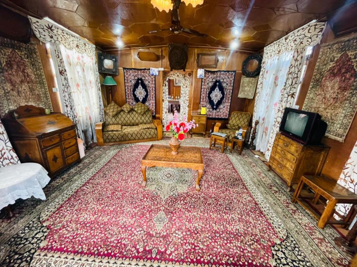 מלון Srīnagar Houseboat Altaf And Transportation מראה חיצוני תמונה