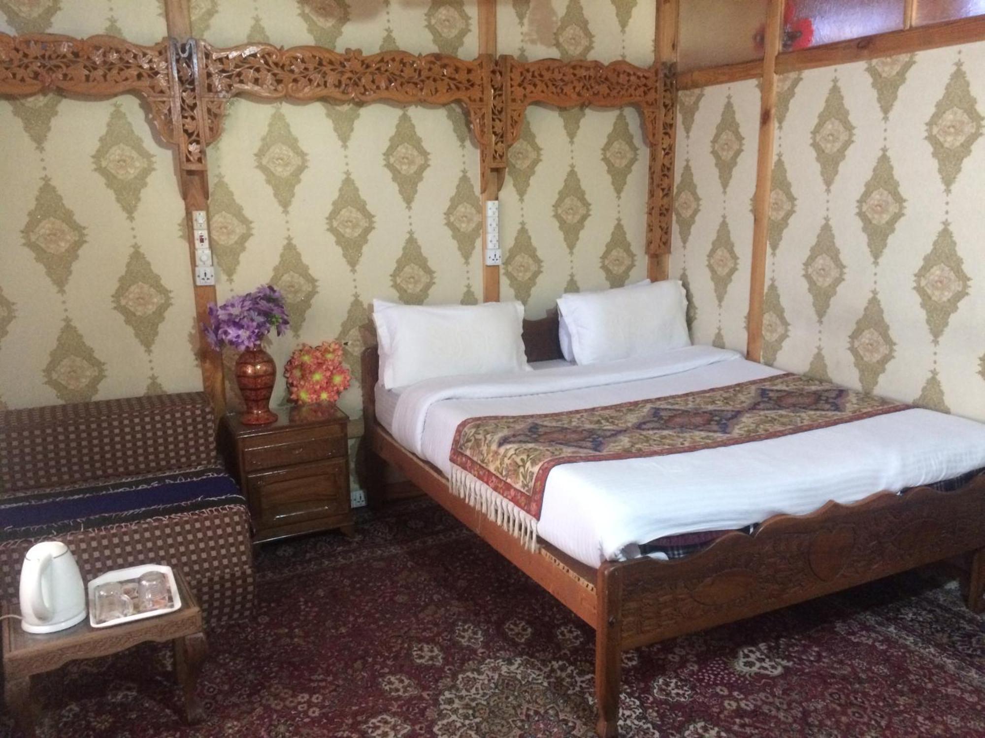 מלון Srīnagar Houseboat Altaf And Transportation מראה חיצוני תמונה