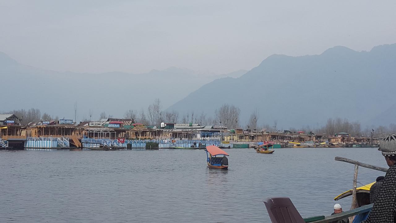 מלון Srīnagar Houseboat Altaf And Transportation מראה חיצוני תמונה